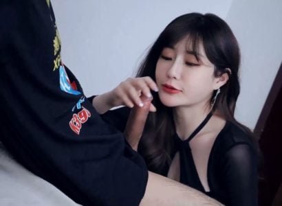 Anh chồng xoạc chị vợ khi anh chàng ra ngoài ăn cơm ngoài