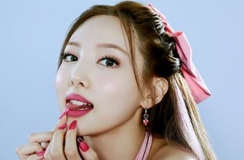 Nayeon TWICE bị bắt gặp địt với đại gia