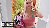 Clip mới của Skylar Vox ra mắt với nội dung người lớn